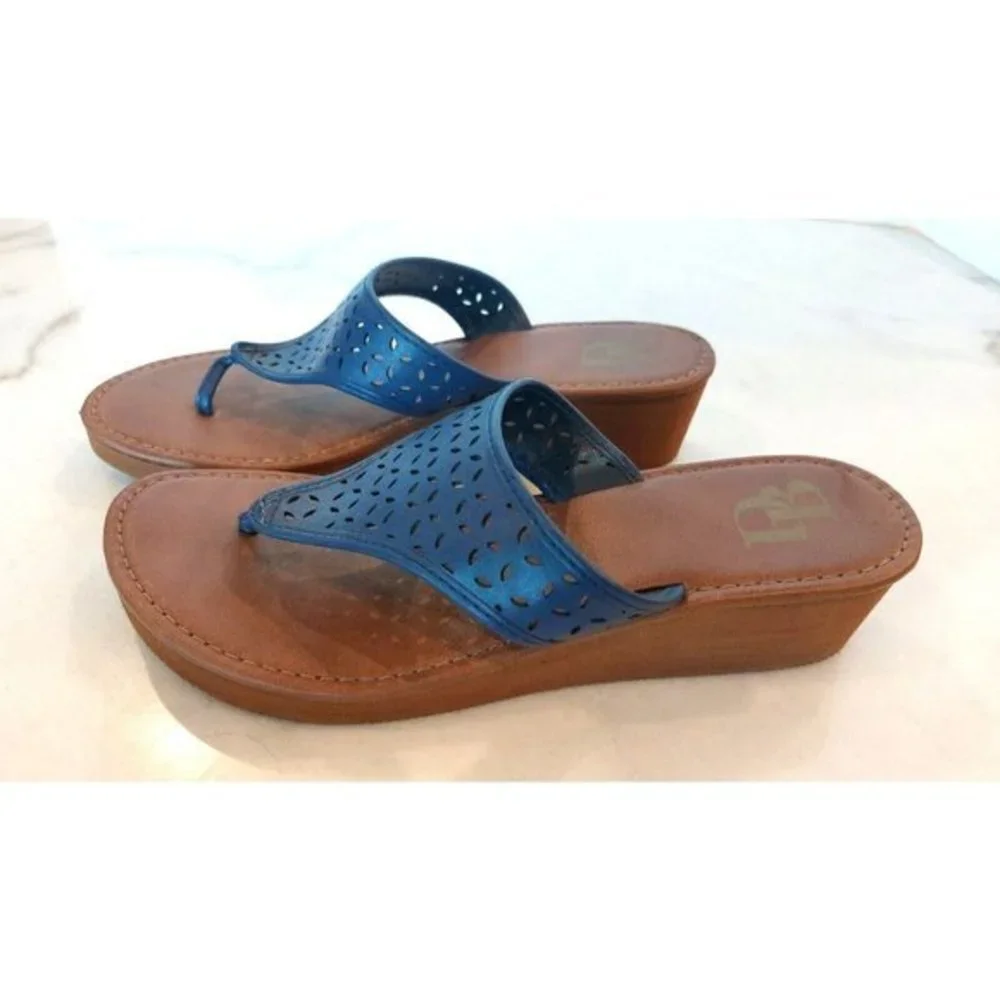 DB Blue Faux‎ Leather Lazer Cut Semi-Platform Small Wedge Flip Flop Sz 7